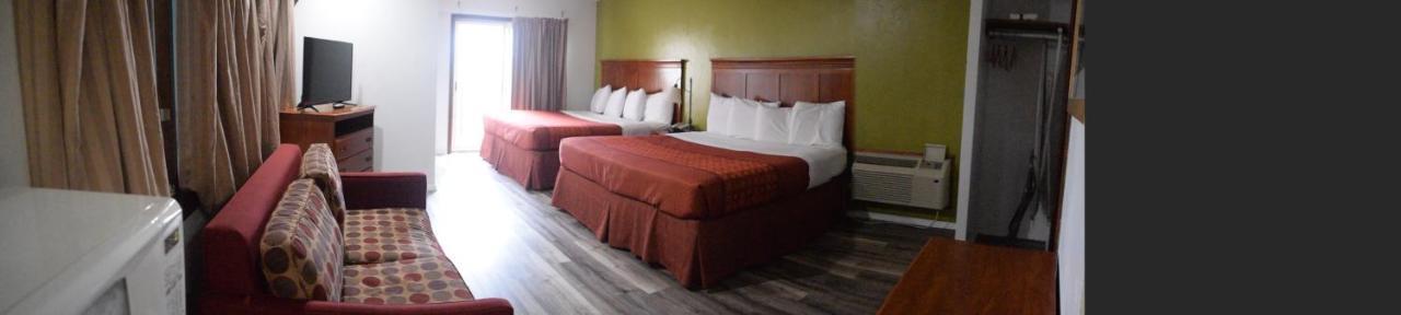 Regency Inn And Suites О-Клэр Экстерьер фото